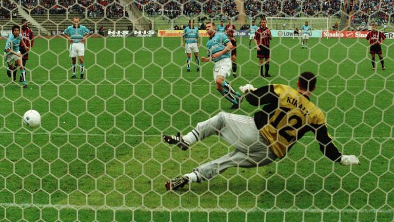 PLATZ 19: TSV 1860 MÜNCHEN - Die Löwen verwandelten bisher 64 ihrer 97 Elfmeter in der Bundesliga (66%). Die schlechteste Quote. Mit elf Treffern vom Punkt hat Bernhard Winkler die meisten Strafstöße für 1860 im deutschen Fußball-Oberhaus verwandelt.