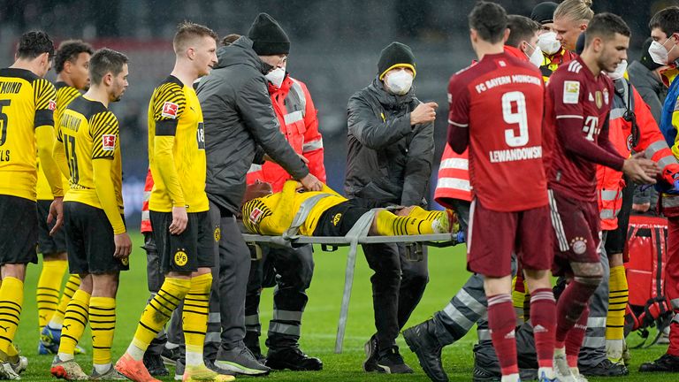 bvb news julian brandt nach auswechslung gegen bayern wohl okay fussball news sky sport