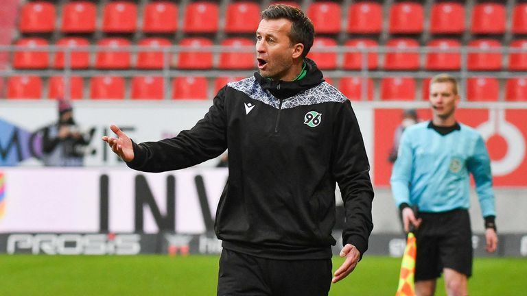 Christoph Dabrowski bleibt Trainer bei Hannover 96.