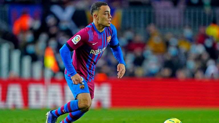 Sergino Dest (Rechter Verteidiger): 21 Jahre – 12 Ligaspiele – Vertrag bis 2025 – letzter Verein: Ajax Amsterdam