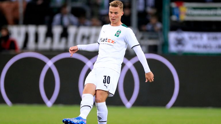 PASSQUOTE: 1. Nico Elvedi, 96,12 Prozent (Gladbach), 2. Lucas Hernandez, 93,17 Prozent (Bayern), 3. Manuel Akanji, 92,0 Prozent (Dortmund)