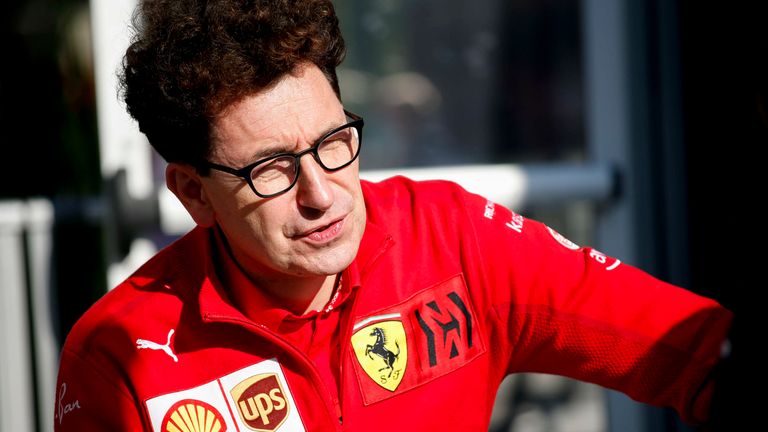 Ferrari-Teamchef Mattia Binotto möchte 2022 den einen oder anderen Sieg einfahren.