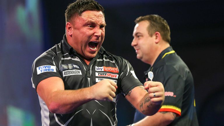 Gerwyn Price lieferte sich in der 3. Runde ein emotionsgeladenes Duell mit dem Belgier Kim Hybrechts.