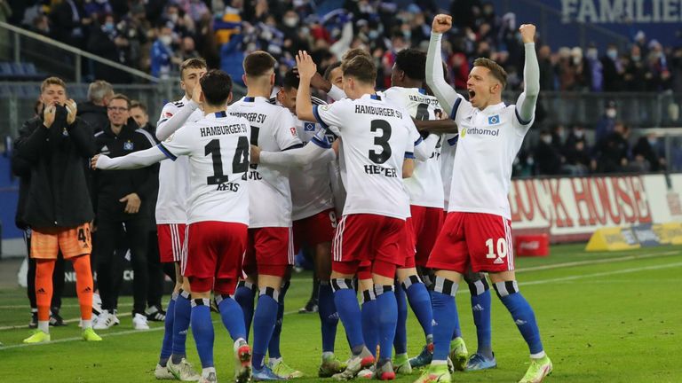 Der Hamburger SV gewinnt auch das Rückspiel gegen Schalke 04.