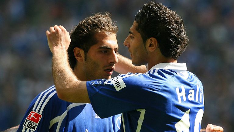 Hamit (l.) und Halil Altintop sind ein berühmtes Brüder-Paar des FC Schalke 04.