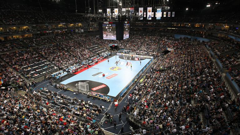HANDBALL CHAMPIONS LEAGUE: Die Final Four der Handball Champions League finden am 18. und 19. Juni 2022 statt. Gespielt wird in der Kölner Lanxess Arena. Im letzten Jahr holte der FC Barcelona den Titel.