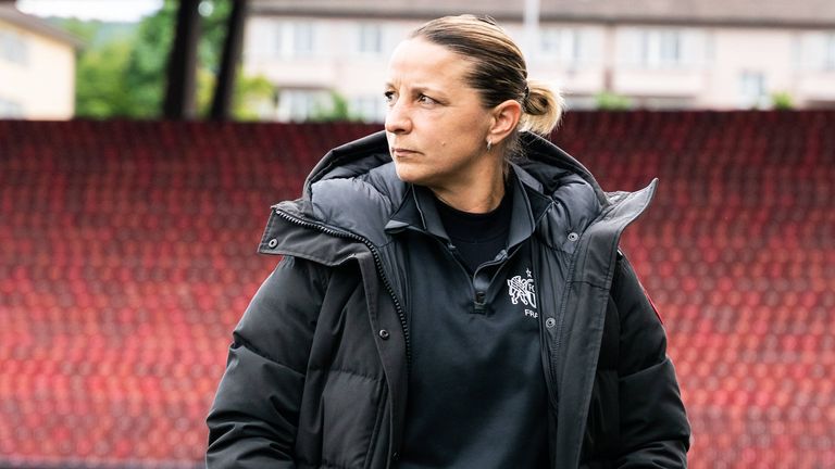 Inka Grings trainiert derzeit die Frauen-Mannschaft des FC Zürich.