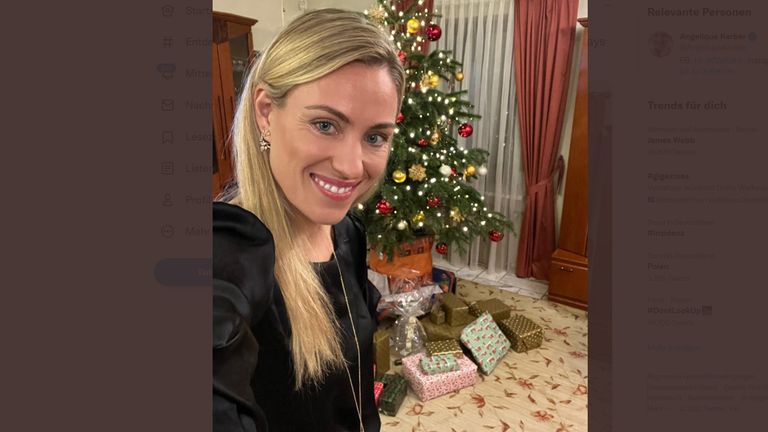 Auch Tennis-Quenn Angelique Kerber freut sich sichtlich über die zahlreichen Geschenke - ob alle für sie sind? (Quelle: twitter/AngeliqueKerber).