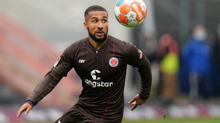 VORLAGEN: 1. Daniel-Kofi Kyereh, neun Vorlagen (St. Pauli), 2. Sonny Kittel, acht Vorlagen (Hamburg), 3. Thomas Ouwejan (Schalke), Sarpreet Singh (Regensburg), Philip Heise (Karlsruhe), jeweils sieben Vorlagen