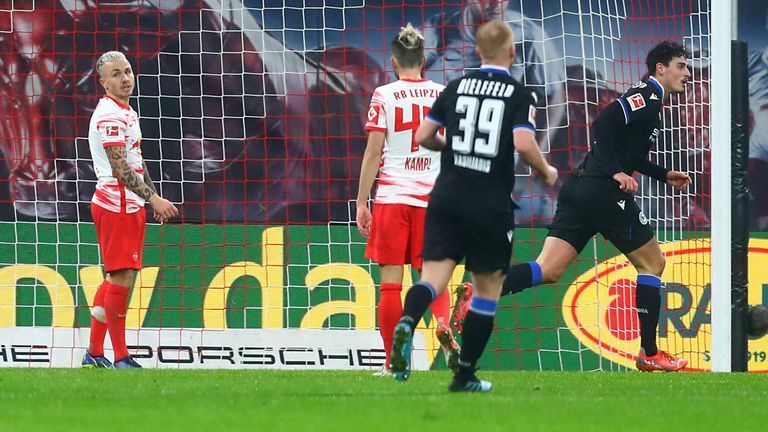 RB Leipzig blamiert sich im Hinrundenende zu Hause gegen Arminia Bielefeld. 