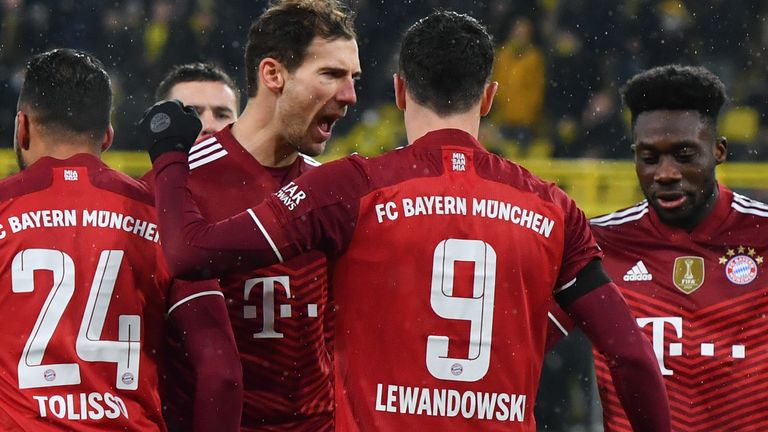 Rober Lewandowski trifft doppelt für den FC Bayern in Dortmund. 