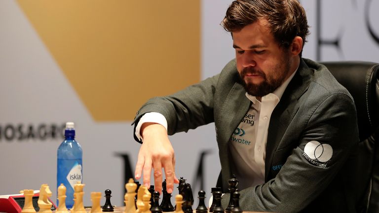 Schach-König Magnus Carlsen hat seinen Titel zum vierten Mal verteidigt - seit 2013 ist der 31 Jahre alte Norweger nun schon Weltmeister.