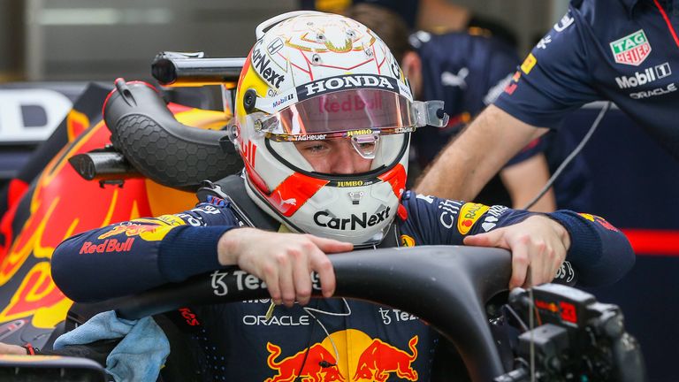 Max Verstappen setzt sich kurz nach seinem Titel-Gewinn in der Formel 1 bereits wieder hinters Steuer. 