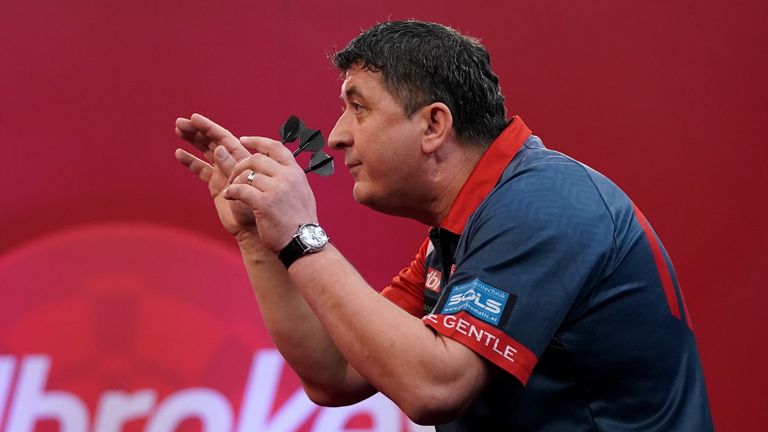 Mensur "The Gentle" Suljovic, 49, Österreich: Ist die große WM-Hoffnung aus unserem Nachbarland. Hat in der Vergangenheit für Überraschungen gesorgt, ist als Nummer 26 der Welt aber Außenseiter.