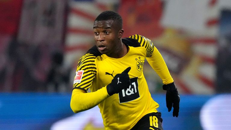 STÜRMER: Youssoufa Moukoko – war der jüngste Bundesligaspieler aller Zeiten. Ist mittlerweile 17 Jahre alt und Stürmer bei Borussia Dortmund. Leider oft verletzt und hat mit Haaland und Tigges große Konkurrenz. Marktwert: 14,8 Millionen Euro