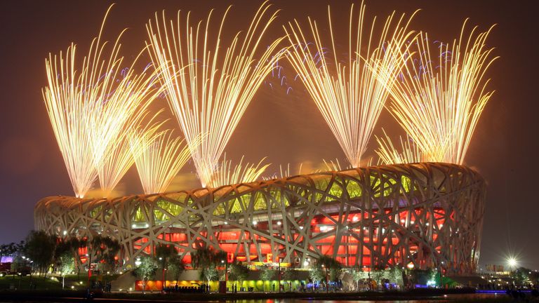 OLYMPISCHE WINTERSPIELE: Vom 13. bis 30 Januar 2022 finden die Winterspiele im chinesischen Peking statt. Die Eröffnungsfeier steigt im Nationalstadion. Auch die paralympischen Winterspiele werden dort eröffnet und finden vom 04. - 13. März statt.