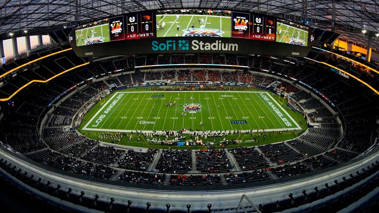SUPERBOWL: Die Entscheidung um die Vince Lombardi Trophy fällt am 13. Februar 2022 im SoFi Stadium in Los Angeles. Normalerweise spielen hier die NFL-Teams Los Angeles Rams und Los Angeles Chargers. 