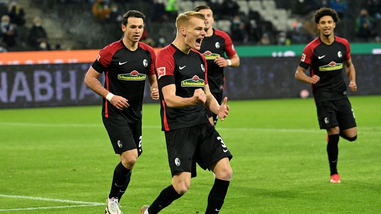 Der SC Freiburg stellt gleich zwei Bundesliga-Rekorde in Mönchengladbach auf.
