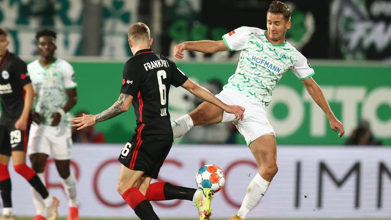 FOULS AM GEGNER: 1. Paul Seguin (Fürth) und Manuel Prietl, jeweils 29 Fouls, 3. Sebastian Polter, 28 Fouls (Bochum), 4. (unter anderem) Rani Khedira (Union), Djibril Sow (Frankfurt) und Nicolas Höfler (Freiburg), jeweils 27 Fouls