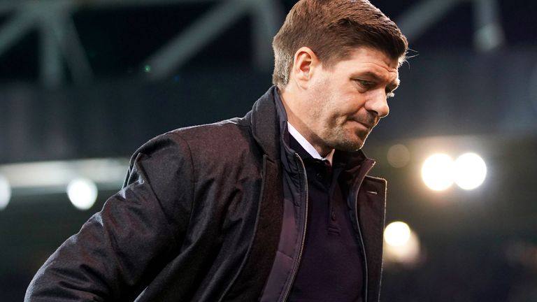 Steven Gerrard wurde positiv auf das Coronaviris getestet.