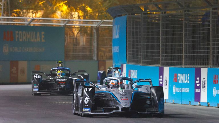 Nyck de Vries hat den zweiten Sieg beim Auftaktwochenende in der Formel E nach langer Führung verpasst. 