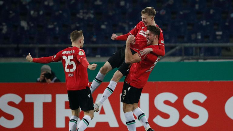 Hannover 96 gegen Borussia Mönchengladbach im Pokal-Achtelfinale.