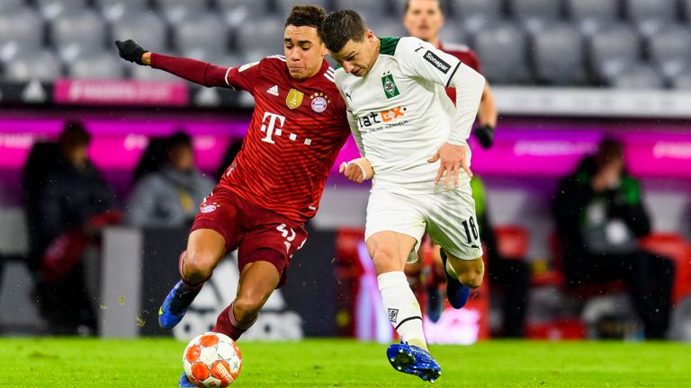 2. Platz: JAMAL MUSIALA (FC Bayern München). Der Youngster agiert auf ungewohnter Position im zentralen Mittelfeld und ist in 39 Zweikämpfen involviert. Davon behält Musiala in 48,7 Prozent die Oberhand).