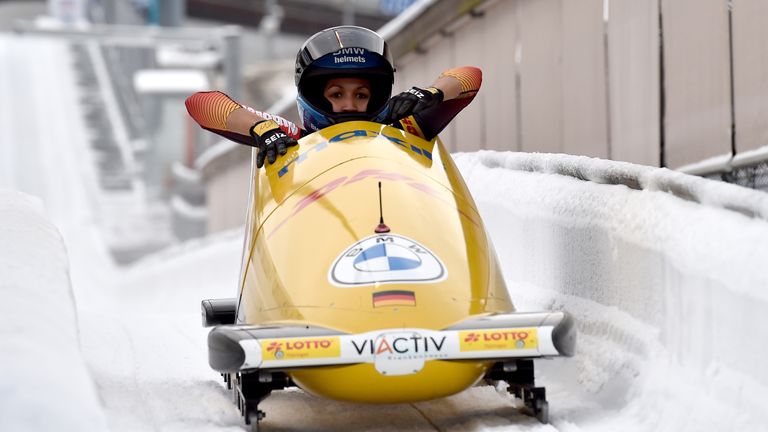 Mariama Jamanka hat mit einer Hundertstelsekunde Vorsprung vor Laura Nolte aus Winterberg den Europameistertitel im Monobob eingefahren
