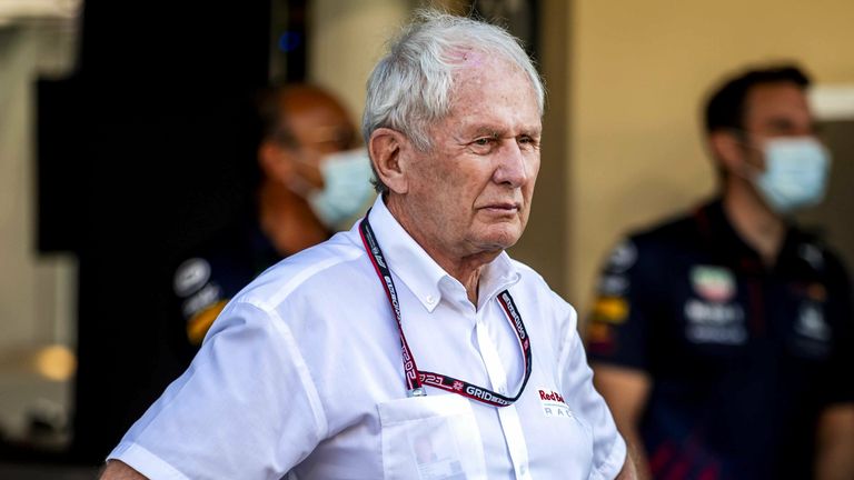 Dr. Helmut Marko spricht sich für eine Einschränkung des Funkkontakts mit der Rennleitung aus.