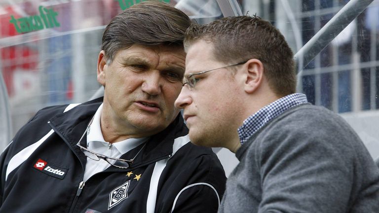 Hans Meyer und Max Eberl übernahmen im Oktober fast gleichzeitig die Geschicke bei Gladbach. Meyer sprang als Trainer ein, Eberl wurde vom Nachwuchskoordinator zum Sportdirektor. Zusammen retteten sie die Fohlen vor dem Abstieg 2009.