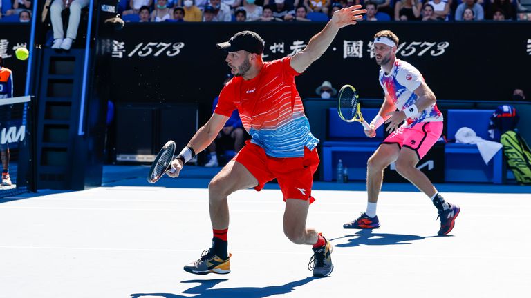 Tim Pütz (l.) und sein Doppelpartner Michael Venus verpassen das Halbfinale der Australian Open.