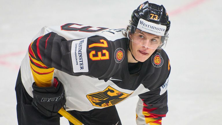 Lukas Reichel könnte schon bald sein NHL-Debüt bei den Chicago Blackhawks geben.