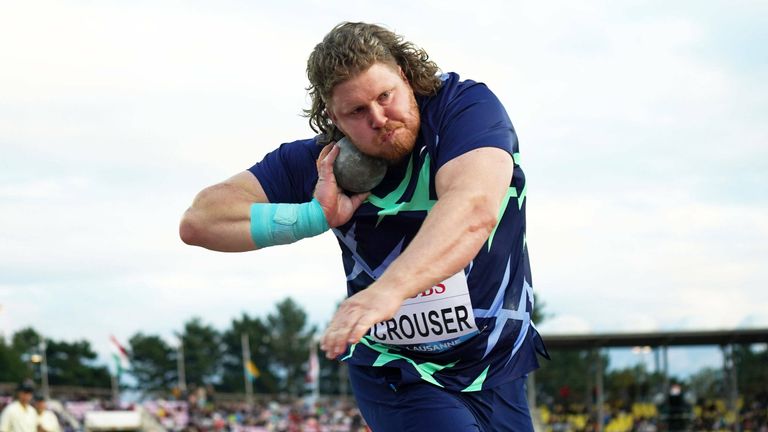 Ryan Crouser hat seinen eigenen Weltrekord im Kugelstoßen verbessert. 