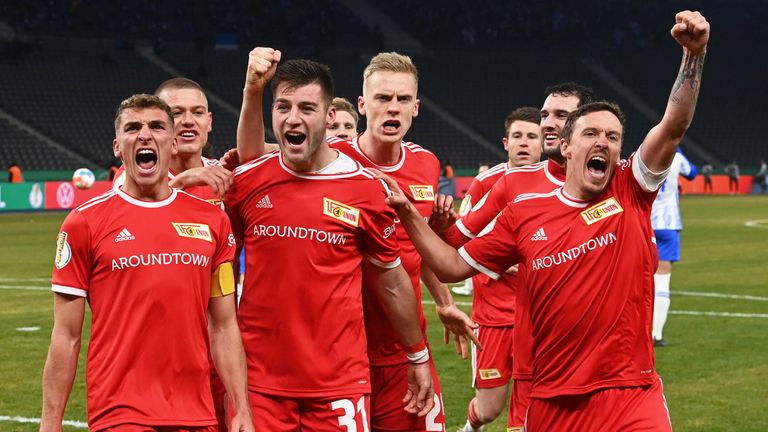 Union Berlin feiert den Berliner Derbysieg bei Hertha BSC.