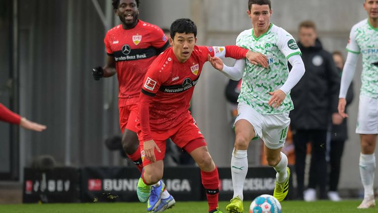 1. Platz: WATURU ENDO (VfB Stuttgart). Der VfB-Kapitän geht bei der SpVgg Greuther Fürth voran und bestreitet satte 40 Zweikämpfe. In 65 Prozent der Duelle heißt der Sieger Endo.