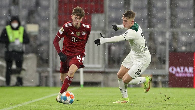 Platz 2 -  Paul Wanner (FC Bayern München): 16 Jahre 15 Tage. Debüt am 07.01.2022 gegen Borussia Mönchengladbach.