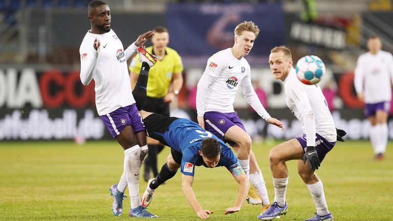 Aue spielt Remis in Paderborn.