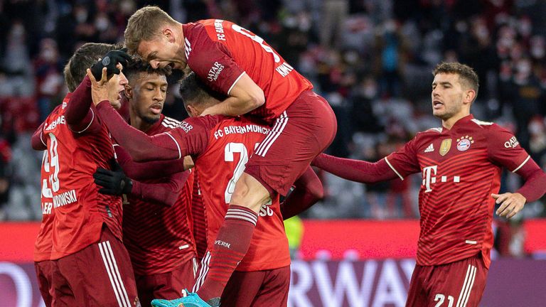 Der FC Bayern jubelt über den Sieg gegen Leipzig.