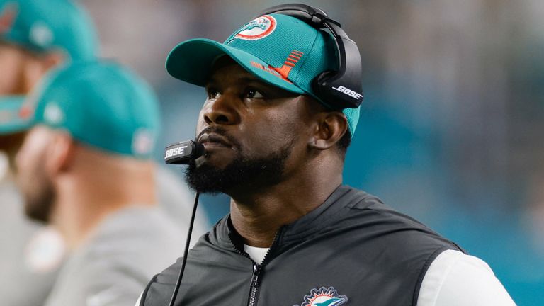 Ex-Dolphins-Coach Brian Flores verklagt unter anderem die National Football League. 