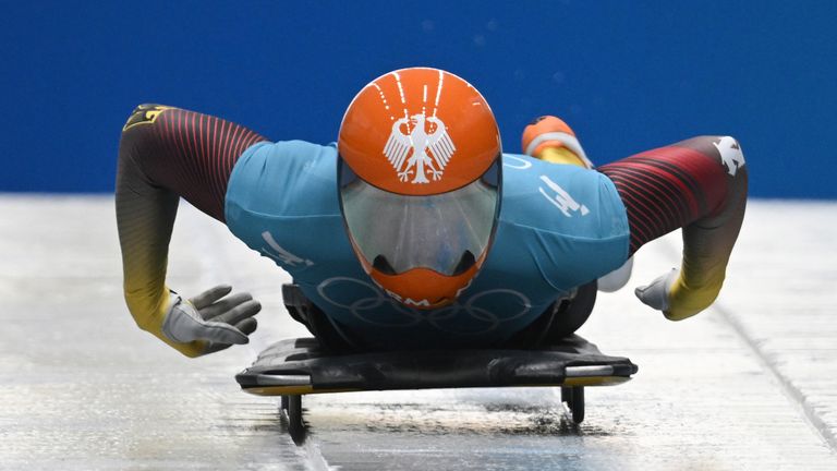 Christopher Grotheer holt die Olympische Goldmedaille im Skeleton.
