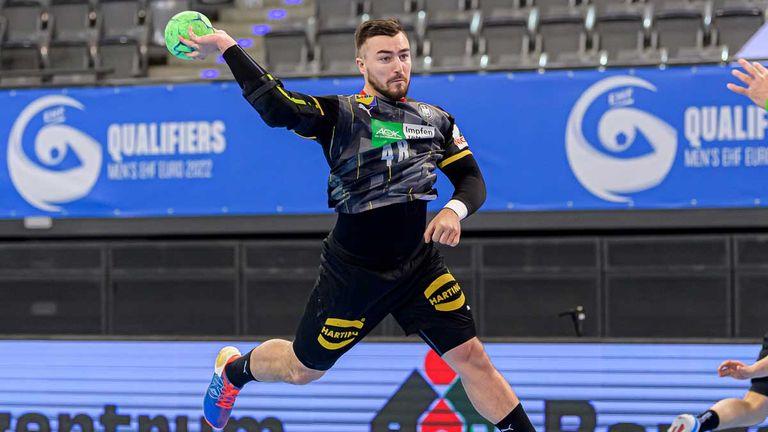 Jannik Kohlbacher und das DHB-Team bekommen es gleich zweimal mit Ungarn zutun.