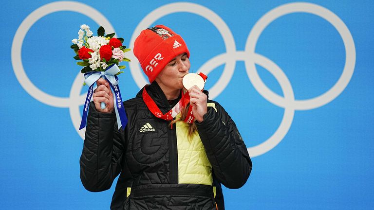 Natalie Geisenberger feierte insgesamt sechs Goldmedaillen bei Olympischen Winterspielen.