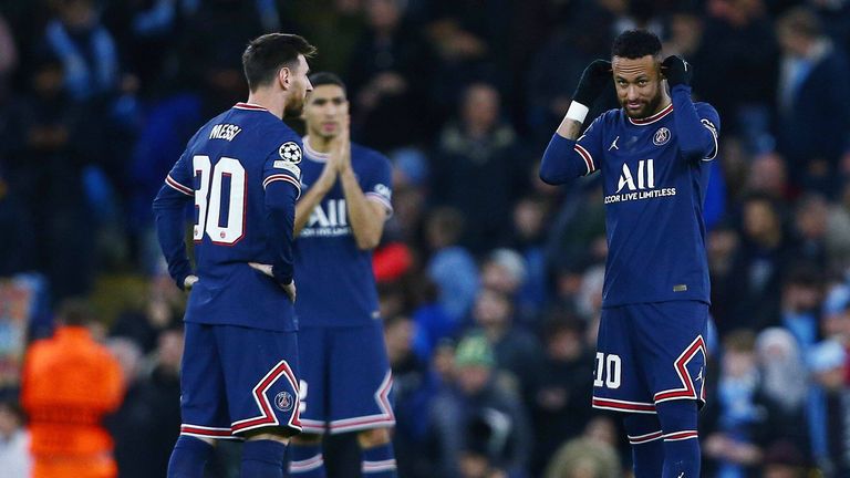 3. Paris St-Germain: -941 Millionen Euro (Ausgaben: 1445 Millionen Euro, Einnahmen: 504 Millionen Euro)