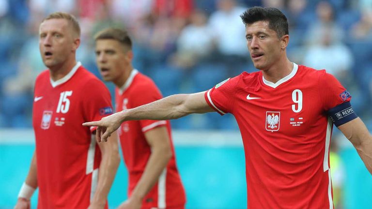 Die polnische Nationalmannschaft um Superstar Robert Lewandowski will nicht gegen Russland spielen.