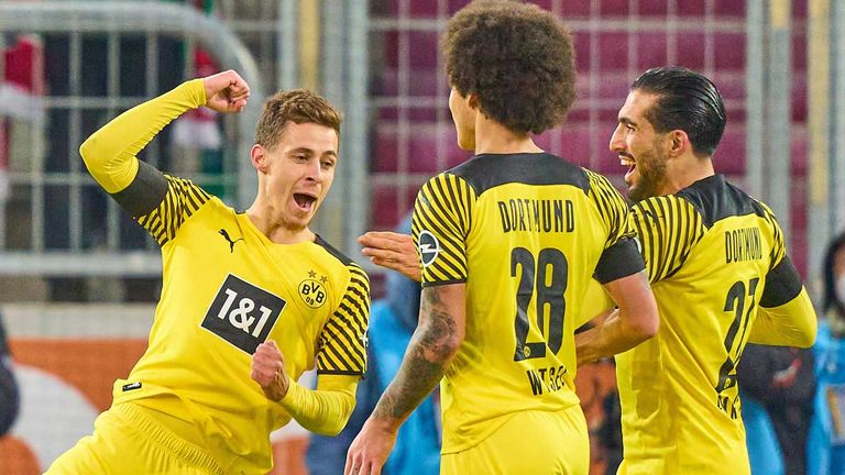 Thorgan Hazard (l.) trifft gegen Augsburg mit einem sehenswerten Solo. 