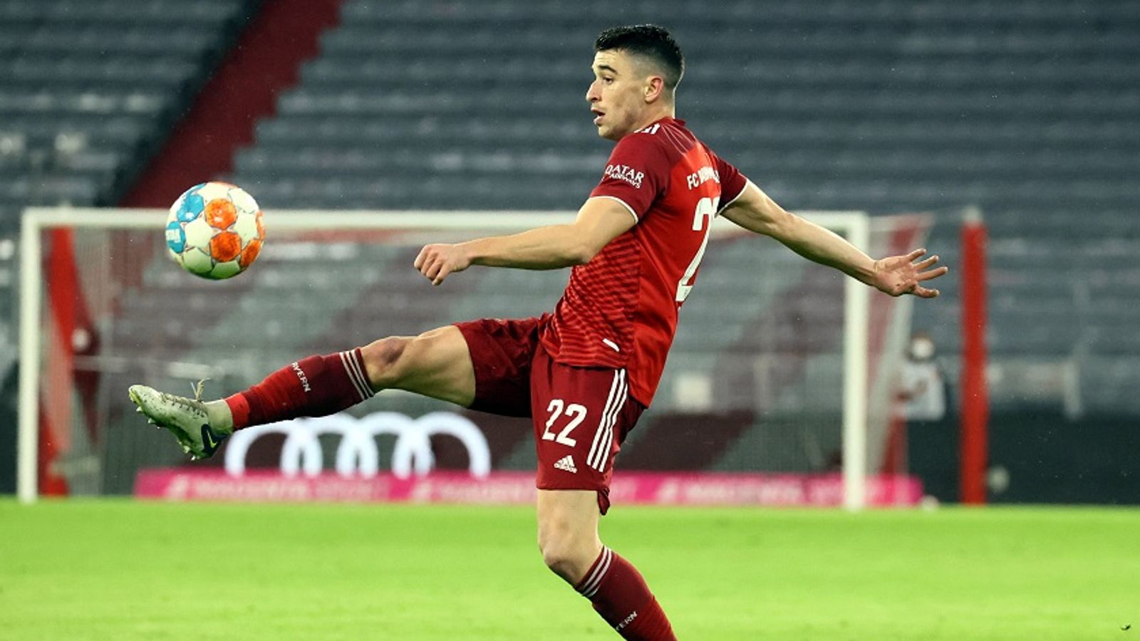 FC Bayern Transfer News Marc Roca vor Wechsel zu Leeds United