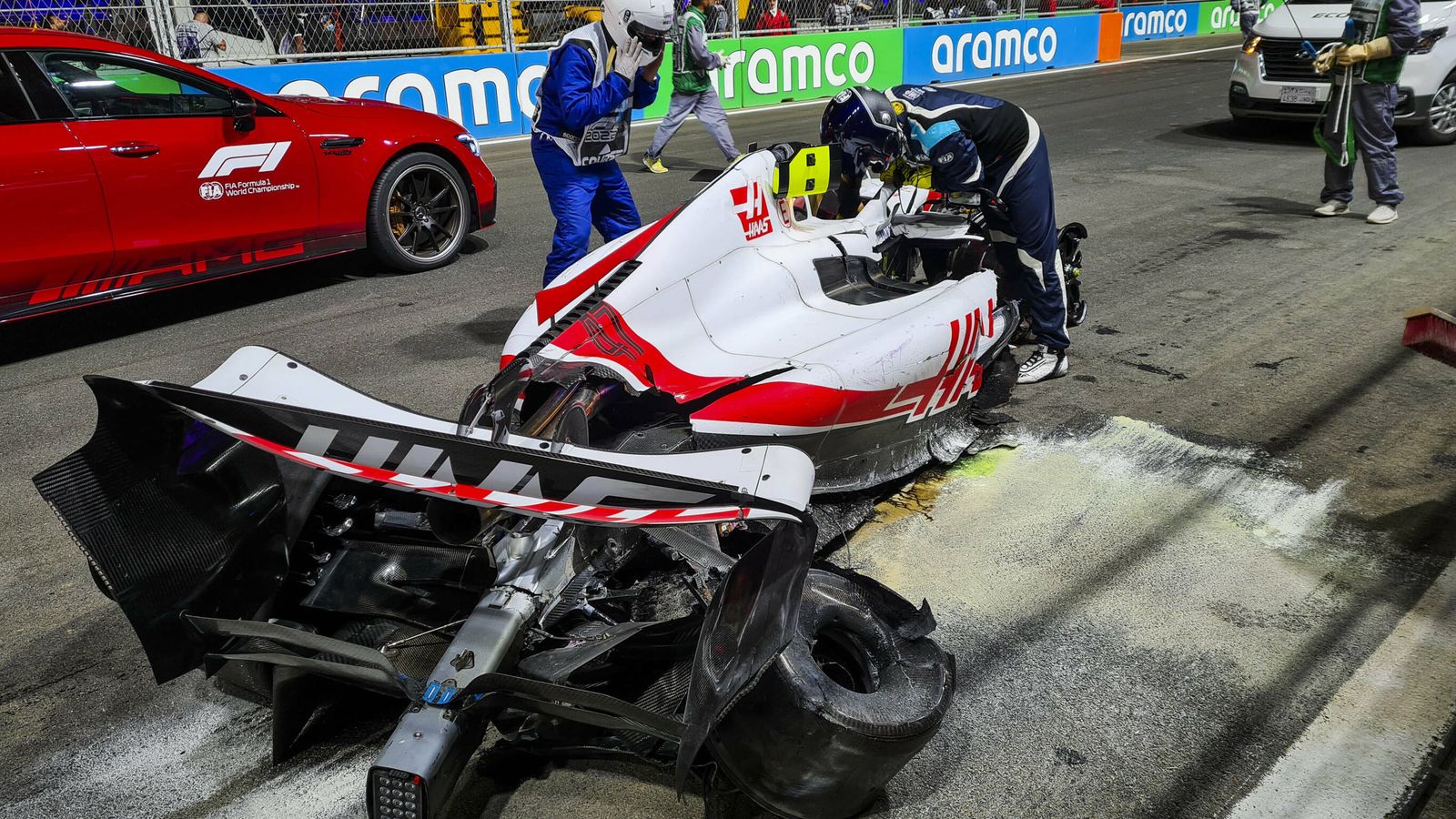 Formel 1 News: Mick Schumacher kracht in Streckenbegrenzung | Formel 1