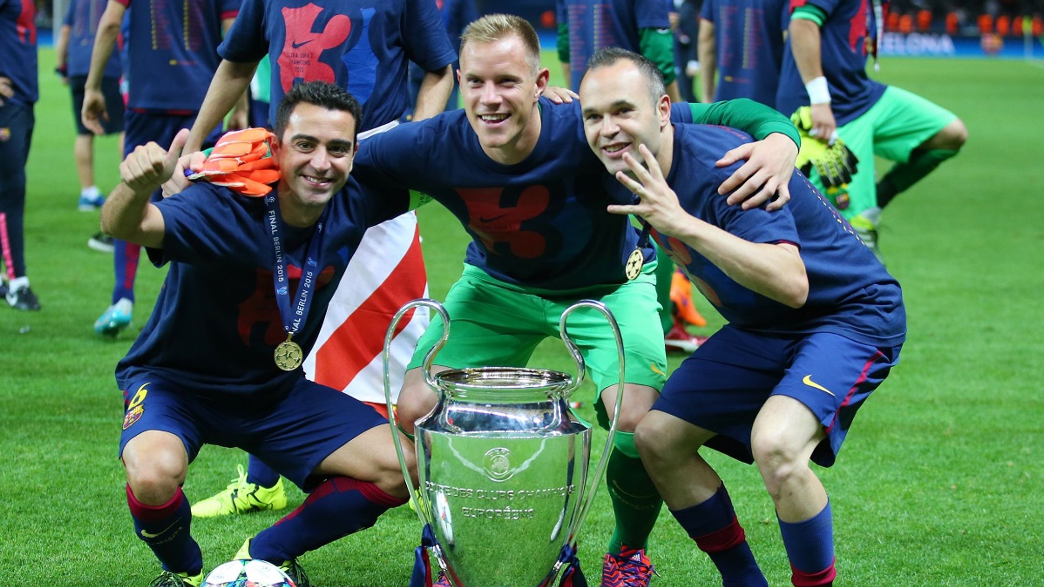 Xavi and Ter Stegen reunite after Netherlands vs Germany match