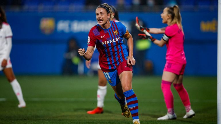 Spätestens seit der Auszeichnung zur Weltfußballerin und nach Erhalt des Ballon d'Or 2021 zählt Alexia Putellas zu den besten Fußballspielerinnen der Welt. Die Barca-Kapitänin führte ihr Team bereist letzte Saison zum UWCL Titel.