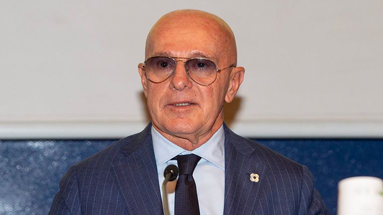 Arrigo Sacchi hat das italienische Fußball-System kritisiert.